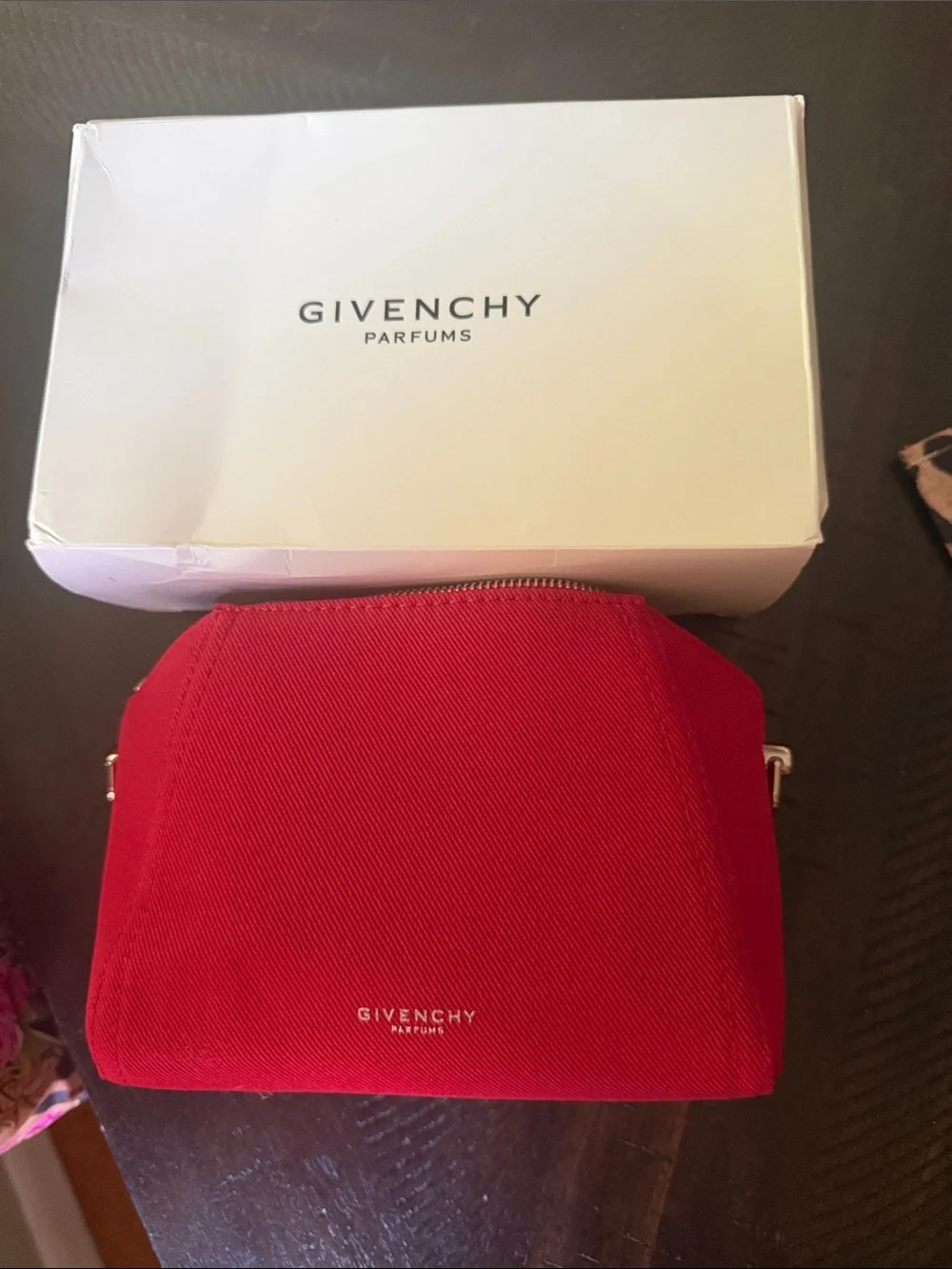 GWP!!!Givenchy Red Canvas Cosmetic Pouch can be converted into crossbody